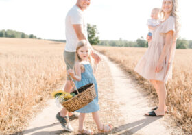 What to Wear for Sunflower Photos | Davis Farm Caledon Family Session